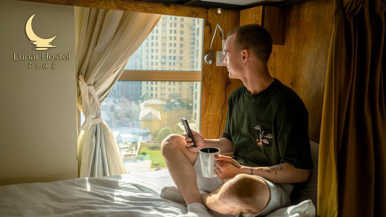 Lunar Hostel Plus Дубай Экстерьер фото