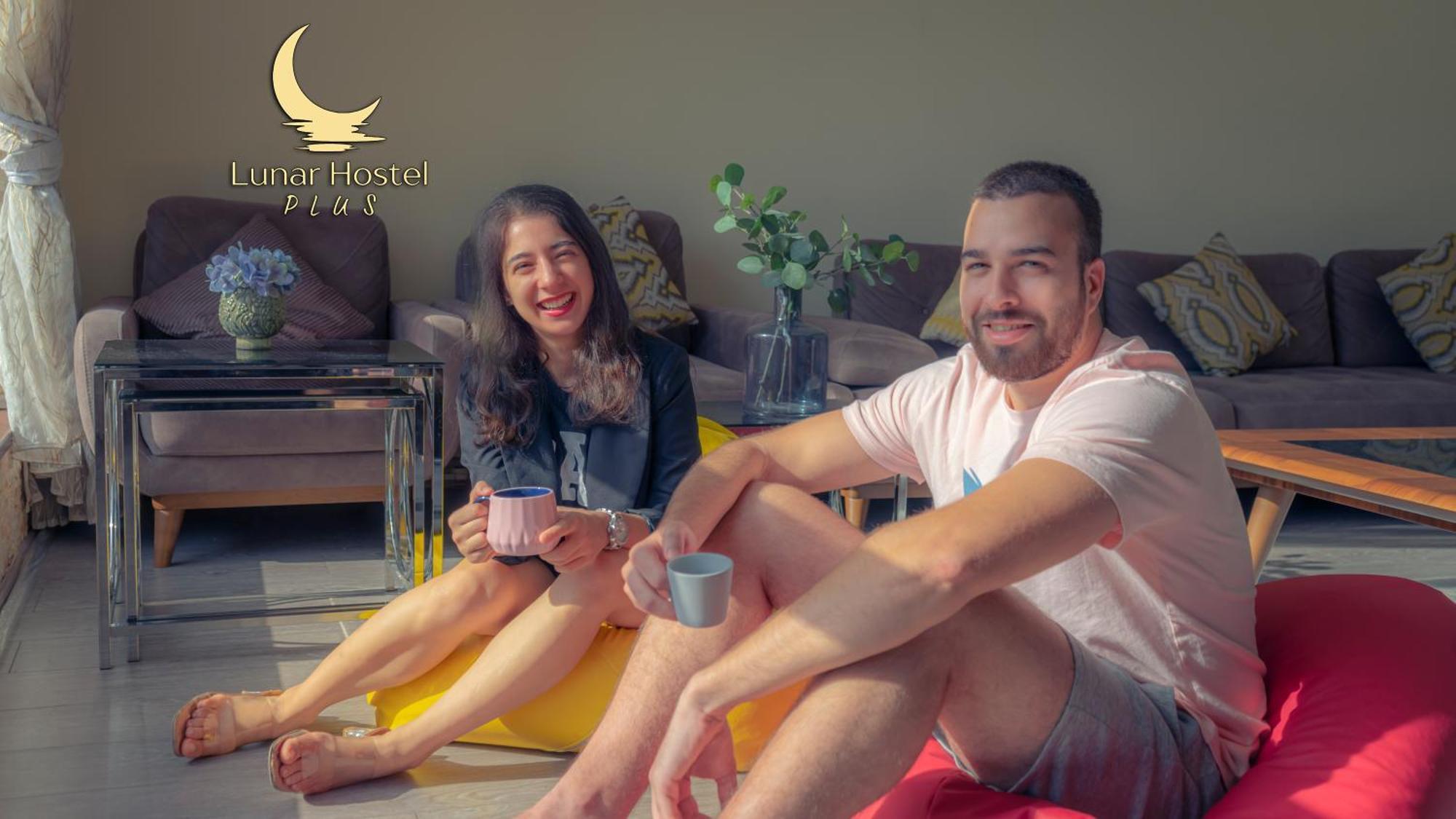 Lunar Hostel Plus Дубай Экстерьер фото