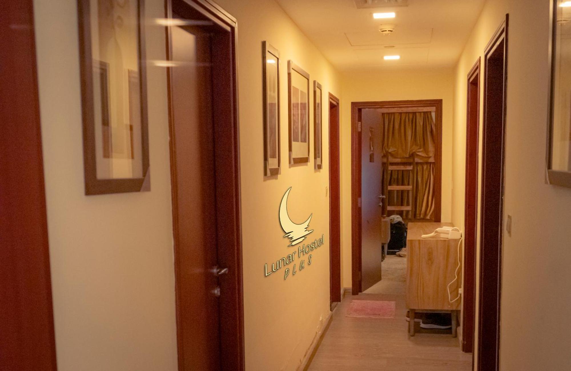 Lunar Hostel Plus Дубай Экстерьер фото